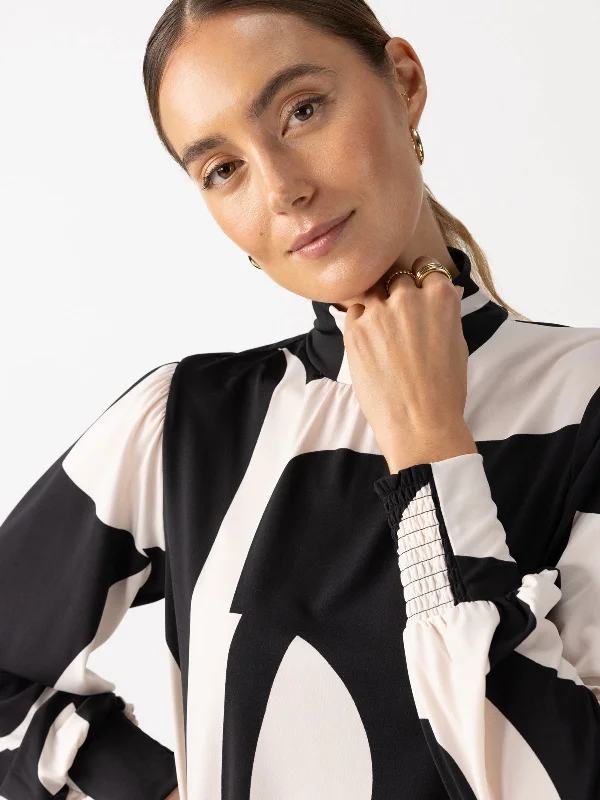 On The Spot Blouse Formation Soft Modal Blouse