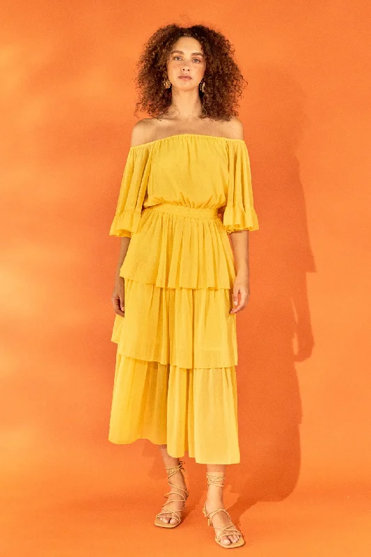Off-The-Shoulder Tiered Maxi Dress Trendy Maxi Dress with Belt
