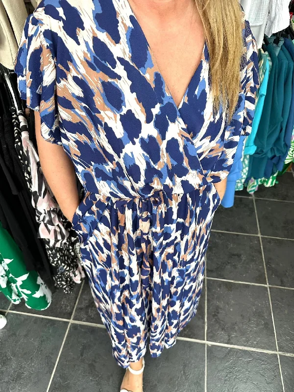 Blue printed plus size belted maxi dress with pockets Stylish V-Neck Maxi Dress