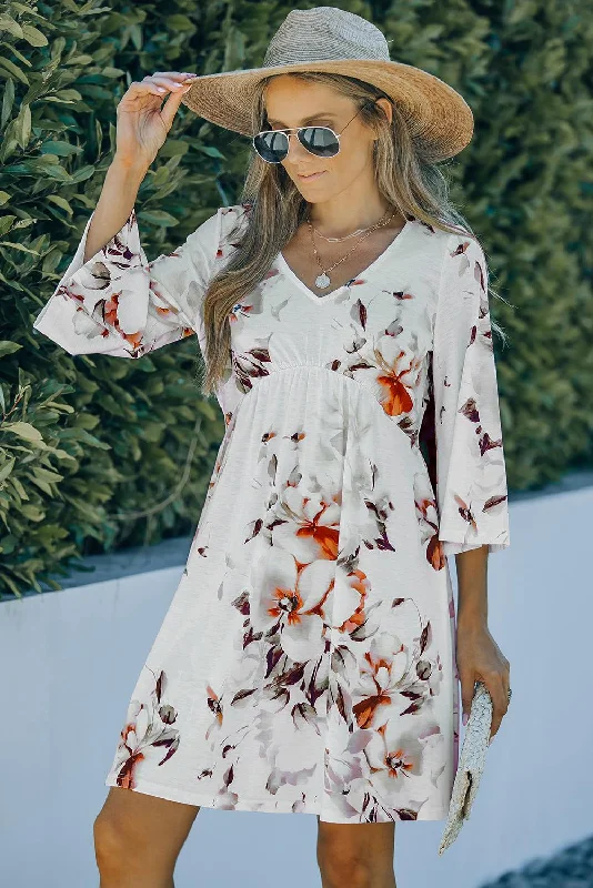 Floral V-Neck Three-Quarter Sleeve Mini Dress Stylish Sweetheart Neck Mini Dress