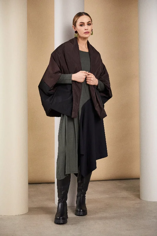 Naya Batwing Brown/Black Poncho Jacket Stand-Up Collar Roll-Neck Collar Turtle Neck