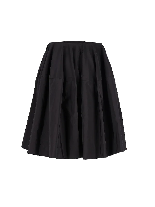 high-waisted full skirt ruffled skirt detail